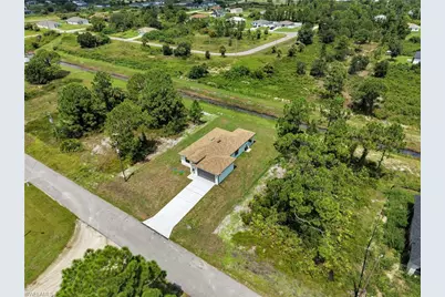 1035 Bandera St, Lehigh Acres, FL 33974 - Photo 10
