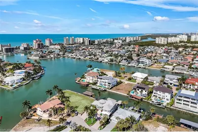 375 Germain Ave, Naples, FL 34108 - Photo 6