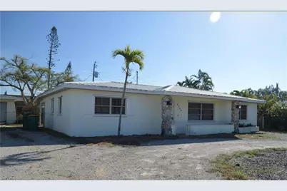 4560 Capri Dr, Naples, FL 34103 - Photo 2