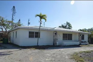 4560 Capri Dr, Naples, FL 34103 - Photo 2