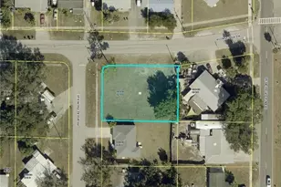 998 Tropical Palm Ave, North Fort Myers, FL 33903 - Photo 1
