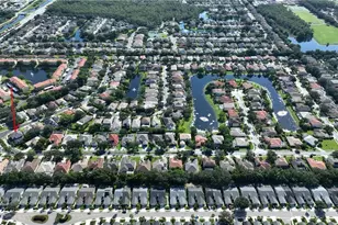 8213 Laurel Lakes Blvd, Naples, FL 34119 - Photo 48