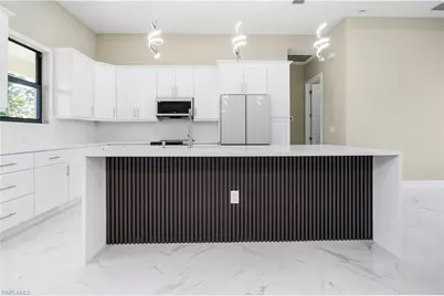 2813 19th St SW, Lehigh Acres, FL 33976 - Photo 10