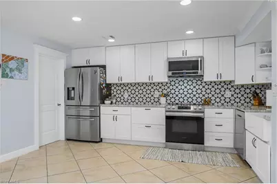 1072 Wisconsin Dr, Naples, FL 34103 - Photo 10