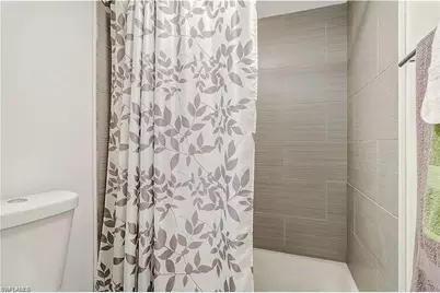 4033 Sandlewood Ln #3, Fort Myers, FL 33907 - Photo 12