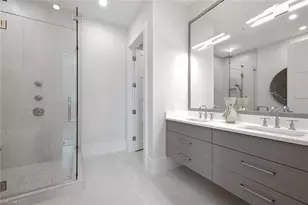 210 8th St S, Naples, FL 34102 - Photo 20