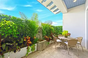 210 8th St S, Naples, FL 34102 - Photo 8