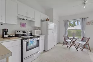 3920 10th St N, Naples, FL 34103 - Photo 14