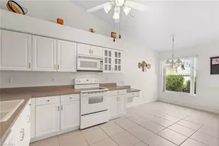 8251 Ibis Cove Cir, Naples, FL 34119 - Photo 4