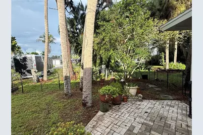 6090 Island Park Ct SW, Fort Myers, FL 33908 - Photo 22