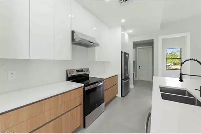 2610 4th St NW, Naples, FL 34120 - Photo 18