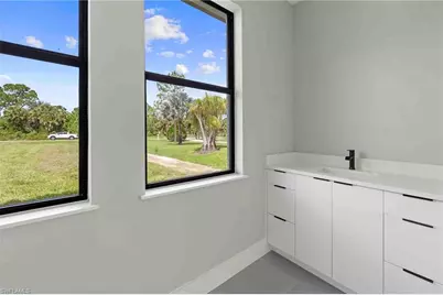 2610 4th St NW, Naples, FL 34120 - Photo 26