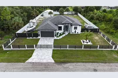 611 Lake Ave, Lehigh Acres, FL 33972 - Photo 2
