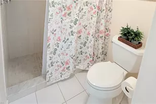 6945 Dennis Cir, Naples, FL 34104 - Photo 32