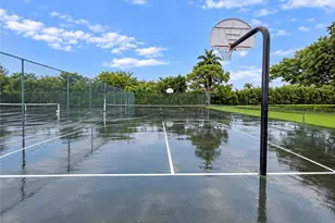 3438 Timberwood Cir, Naples, FL 34105 - Photo 4