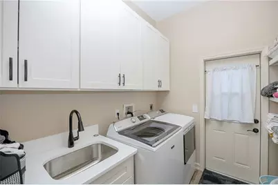 8137 Ronda Ct, Naples, FL 34109 - Photo 20