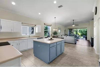 2095 Sagebrush Cir, Naples, FL 34120 - Photo 10