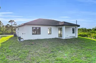 2610 Carol Pl, Lehigh Acres, FL 33971 - Photo 2