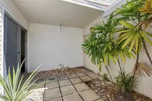 522 Bristle Cone Ln, Naples, FL 34113 - Photo 2