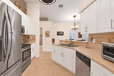 106 SW 11th Ter, Cape Coral, FL 33991 - Photo 14