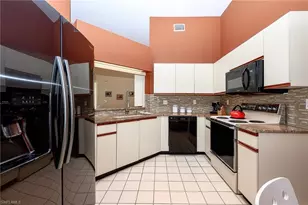 583 Beachwalk Cir, Naples, FL 34108 - Photo 14
