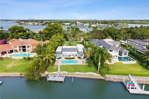 1060 Galleon Dr, Naples, FL 34102 - Photo 34