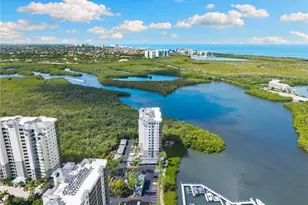 420 Cove Tower Dr, Naples, FL 34110 - Photo 30