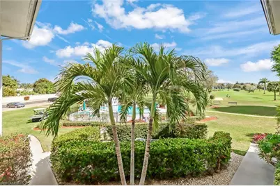 5 High Point Cir W #211, Naples, FL 34103 - Photo 4