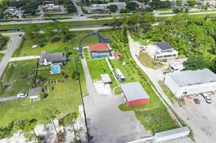 2070 39th St SW, Naples, FL 34117 - Photo 40