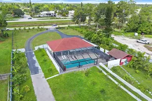 2070 39th St SW, Naples, FL 34117 - Photo 2