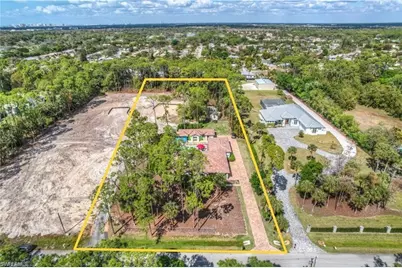 2401 Coach House Ln, Naples, FL 34105 - Photo 8