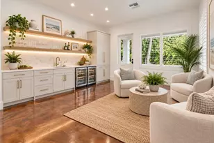 2401 Coach House Ln, Naples, FL 34105 - Photo 16