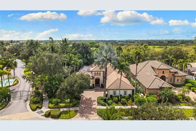 8886 Shenendoah Cir, Naples, FL 34113 - Photo 2
