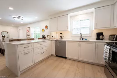 360 10th Ave S #B100, Naples, FL 34102 - Photo 10