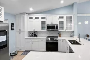 9660 Victoria Ln, Naples, FL 34109 - Photo 4