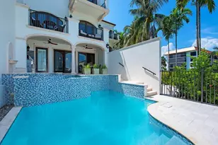 221 Harbour Dr, Naples, FL 34103 - Photo 8