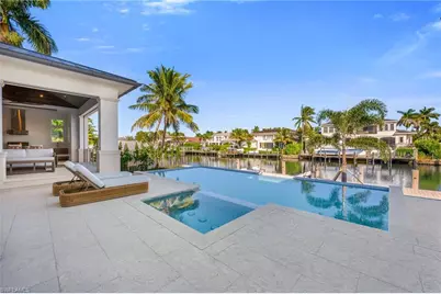 1935 5th St S, Naples, FL 34102 - Photo 4