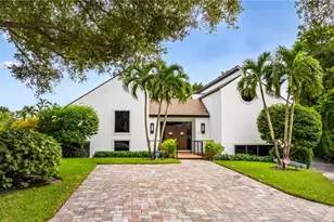 114 Westwood Dr, Naples, FL 34110 - Photo 1