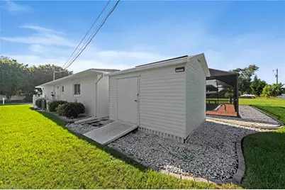 702 SE 10th Ave, Cape Coral, FL 33990 - Photo 24