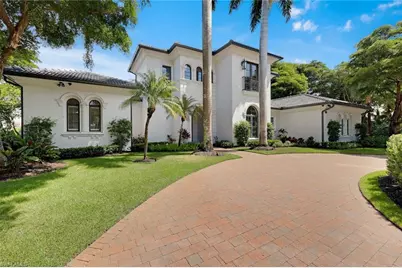 1609 Chinaberry Way, Naples, FL 34105 - Photo 4