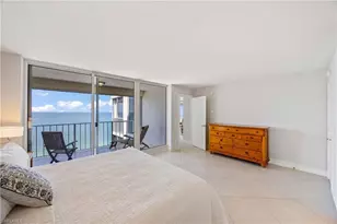 10691 Gulf Shore Dr, Naples, FL 34108 - Photo 26