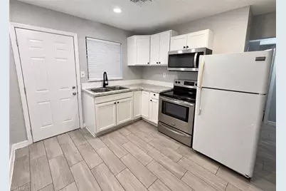 1140 4th Way, North Fort Myers, FL 33903 - Photo 4