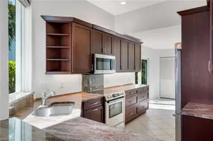 2153 Paget Cir, Naples, FL 34112 - Photo 24