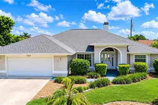 1727 SE 8th Ave, Cape Coral, FL 33990 - Photo 2