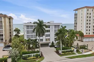 9517 Gulf Shore Dr, Naples, FL 34108 - Photo 2