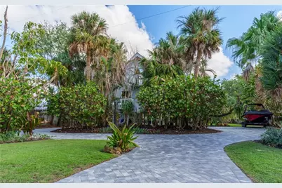 5058 Seahorse Ave, Naples, FL 34103 - Photo 1