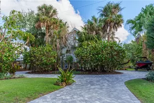 5058 Seahorse Ave, Naples, FL 34103 - Photo 1