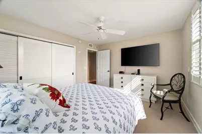 10691 Gulf Shore Dr #200, Naples, FL 34108 - Photo 18