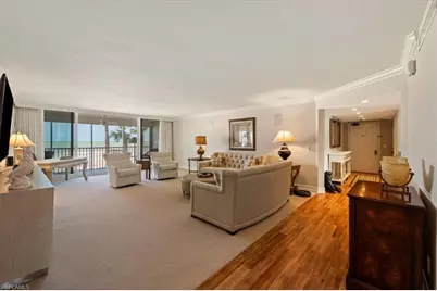 10691 Gulf Shore Dr #200, Naples, FL 34108 - Photo 14