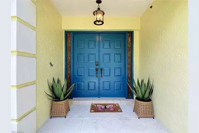 812 102nd Ave N, Naples, FL 34108 - Photo 2